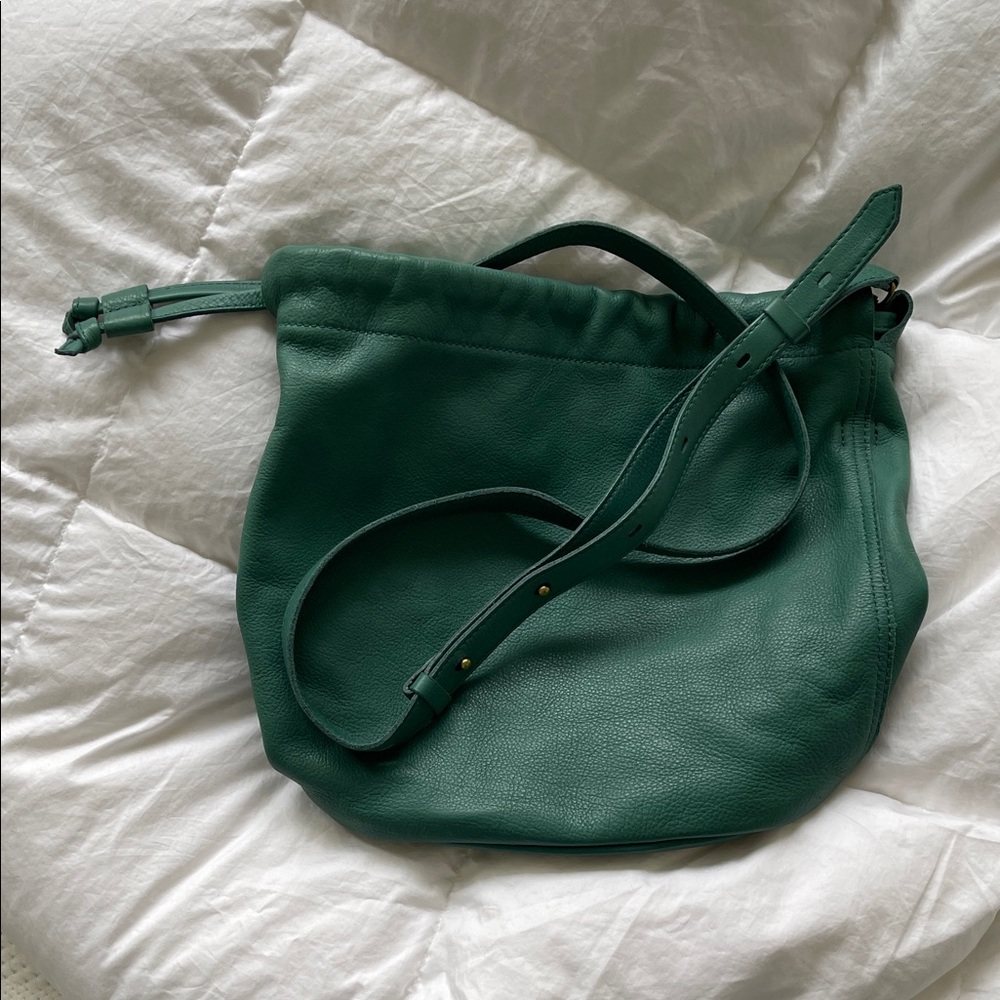 Madewell crossbody drawstring bucket bag in flawless condition